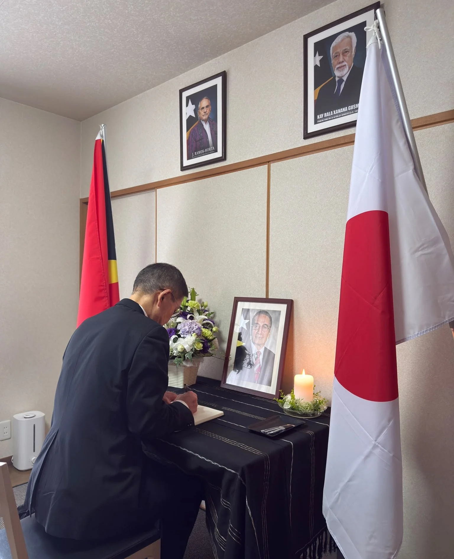 Dignitaries Paying Respects