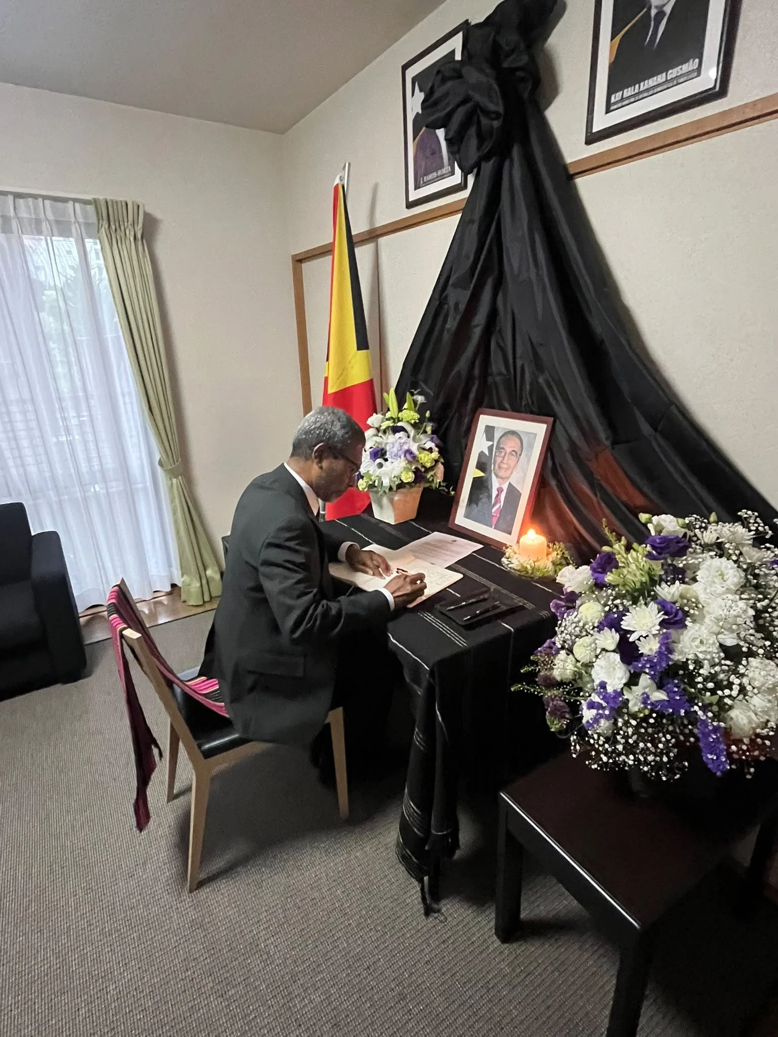 Diplomatic representatives signing the Book of Condolences