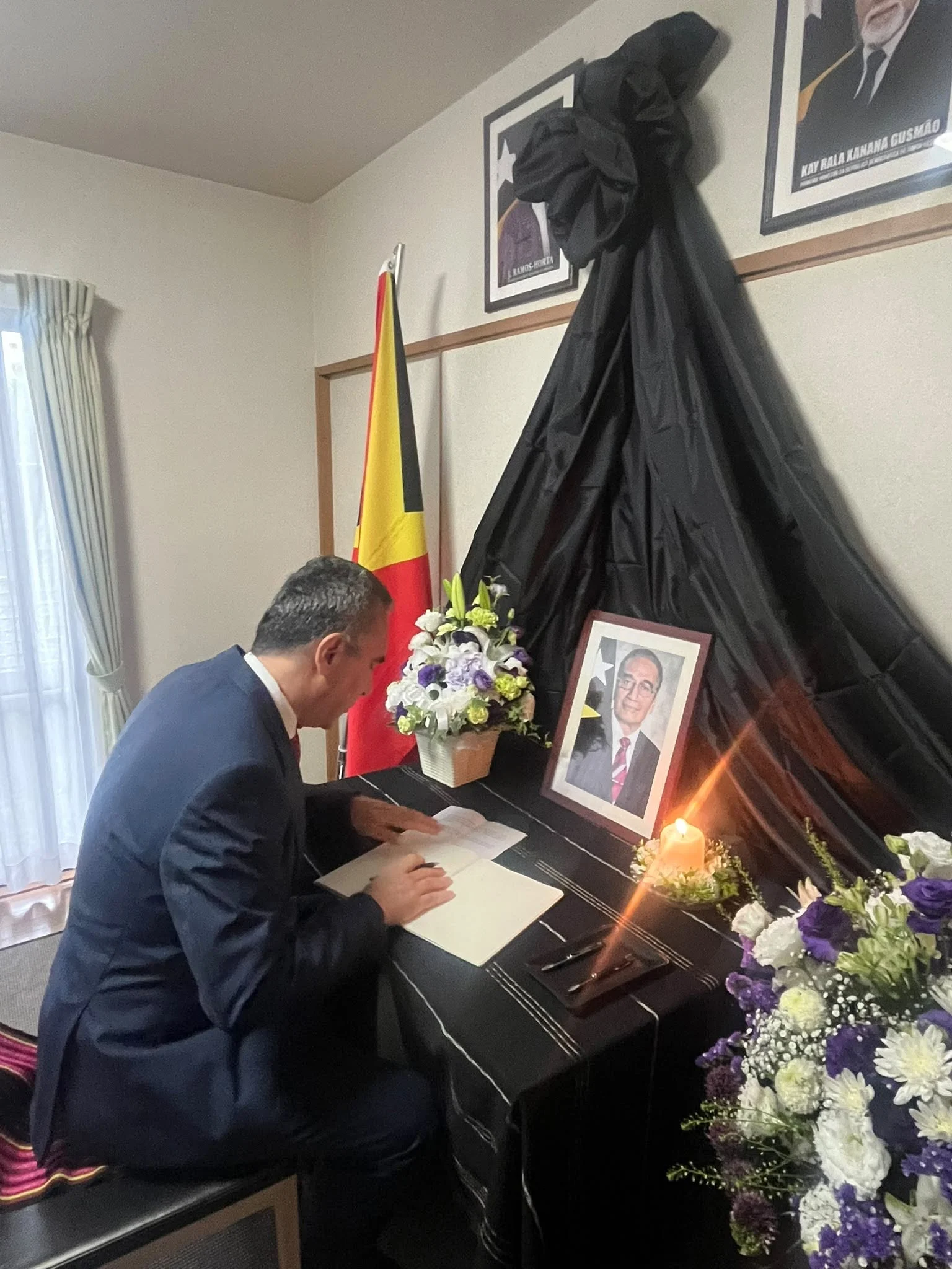 International community paying tribute at the Embassy