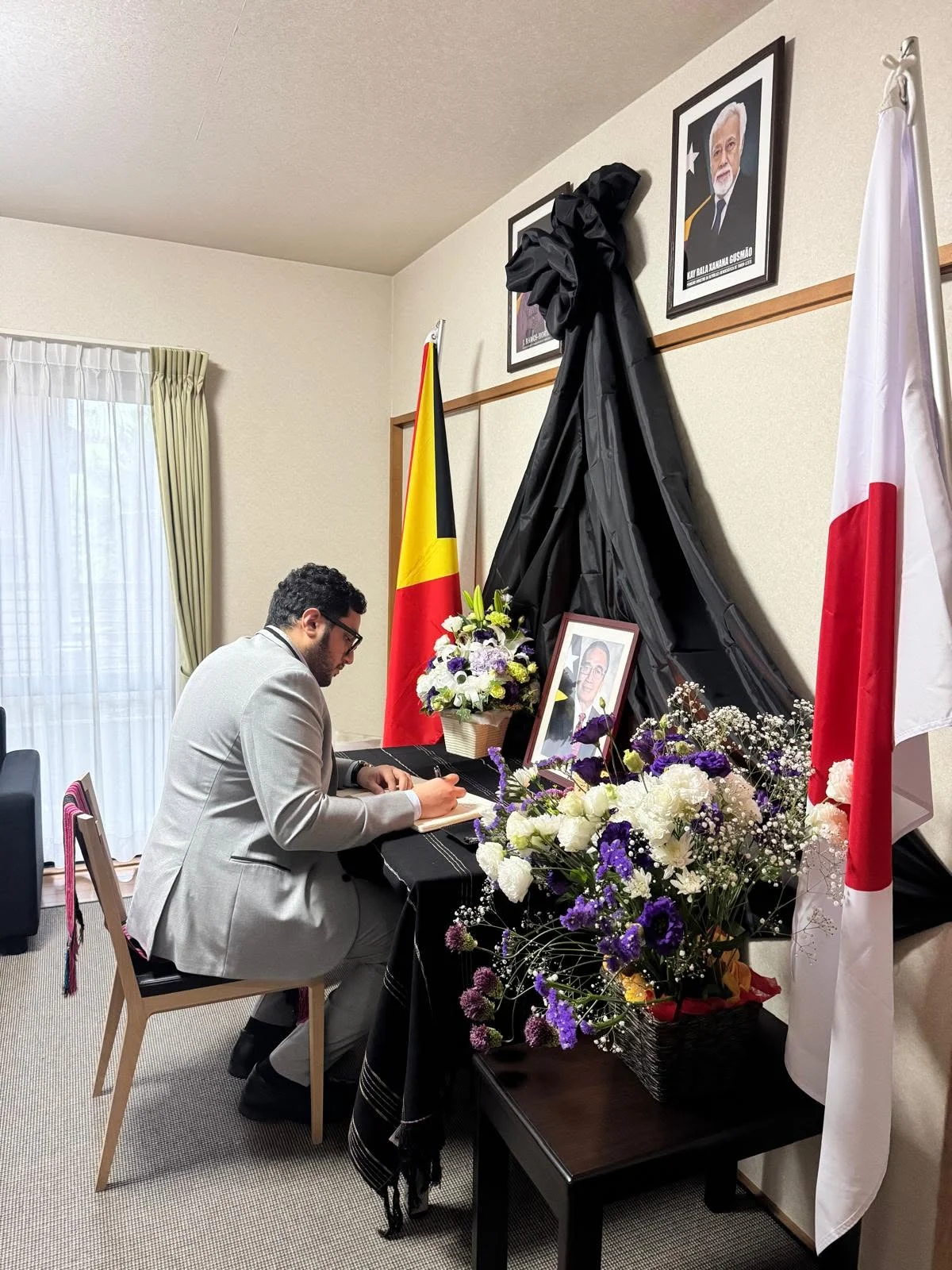 Ambassador receiving visitors