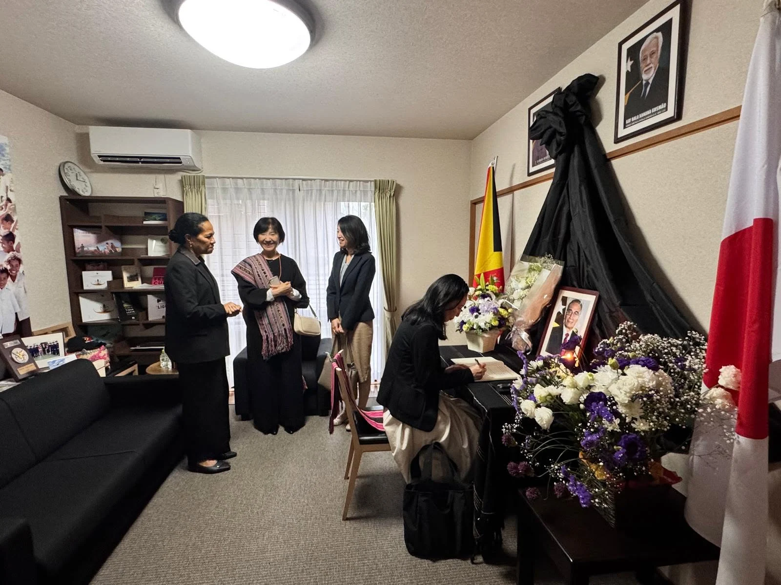 Condolences ceremony participants
