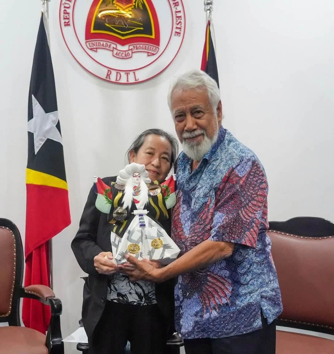PM Xanana ho Yoshiko Kitahara / PM Xanana and Yoshiko Kitahara / 吉子夫人との記念撮影